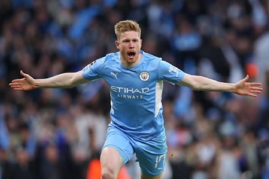 打败了看似无解的梅拉布，彼得-严时隔1975天再次成为了雏量级世界冠军！