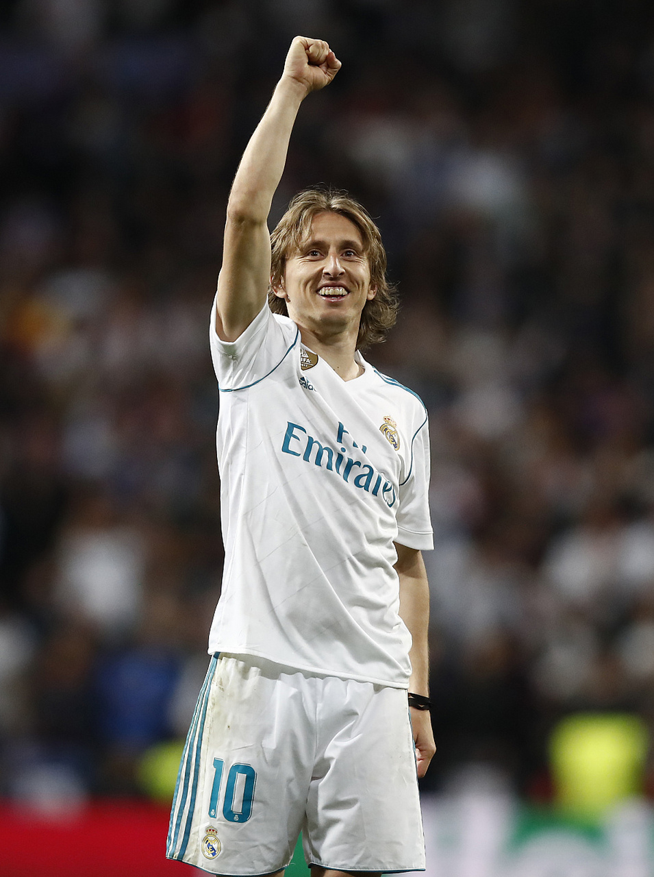 TA：阿森纳未积极推动冬窗出售球员；预计明夏将买断因卡皮耶