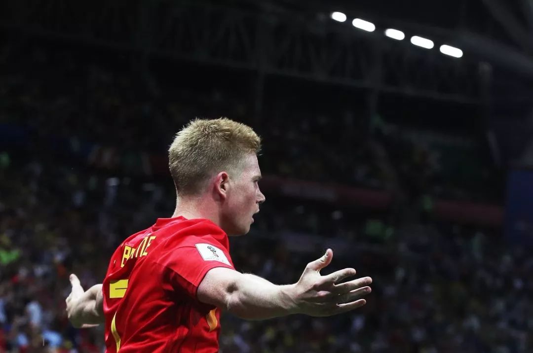 记者：梅西不考虑以球员身份回巴萨，若回归会是担任管理职务