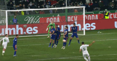 昂达夫首次德甲连场进球2+；对多特进6球生涯德甲单一对手最多